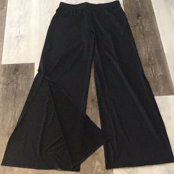 Black Wide Leg Pants - Picture 3 of 4